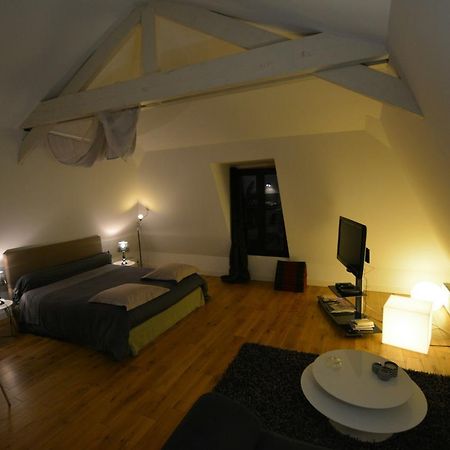 Maison D'Hotes Les Coudreaux Rueil-Malmaison Buitenkant foto
