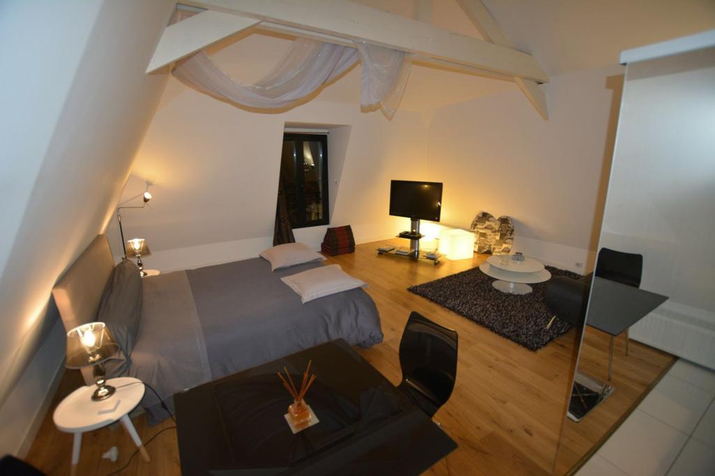 Maison D'Hotes Les Coudreaux Rueil-Malmaison Buitenkant foto