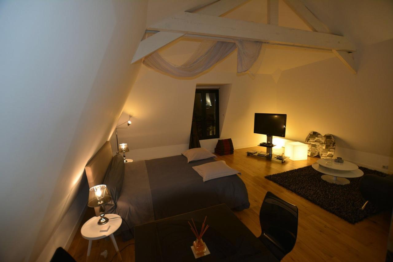 Maison D'Hotes Les Coudreaux Rueil-Malmaison Buitenkant foto
